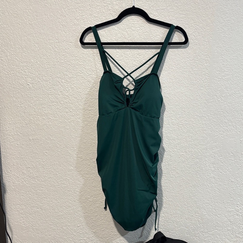 Stylish Teal Women's One-Piece Swimsuit